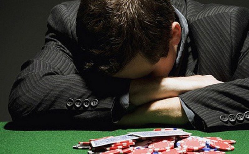 Thua cờ bạc 1 tỷ phải làm sao khi vận đen bao quanh