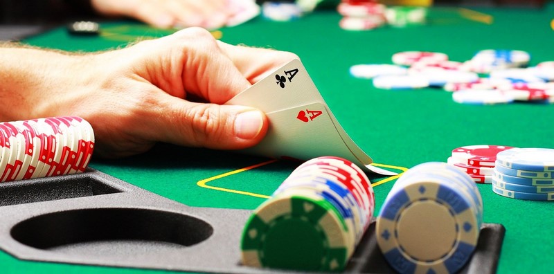 Poker hay còn được gọi với tên khác là Texas Hold’s em